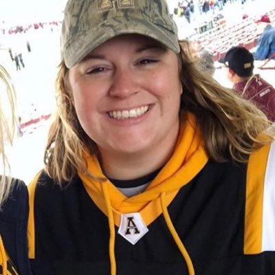 Profile Picture of Natalie Klinsky (@SuperKlinsicle) on Twitter