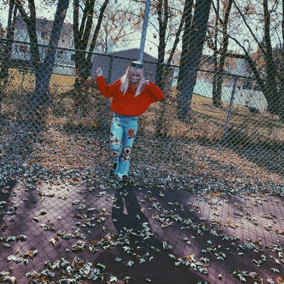 Rhiannon Arriens - Poshmark Profile Picture of Rhiannon Arriens (@rhiannonxrose) on Poshmark