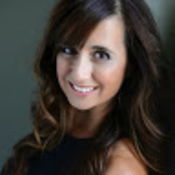 Profile Picture of Yolanda Alonso (@yola1369) on Poshmark