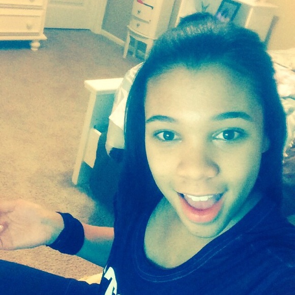 Profile Picture of Moe Patterson (@moe_patt) on Poshmark