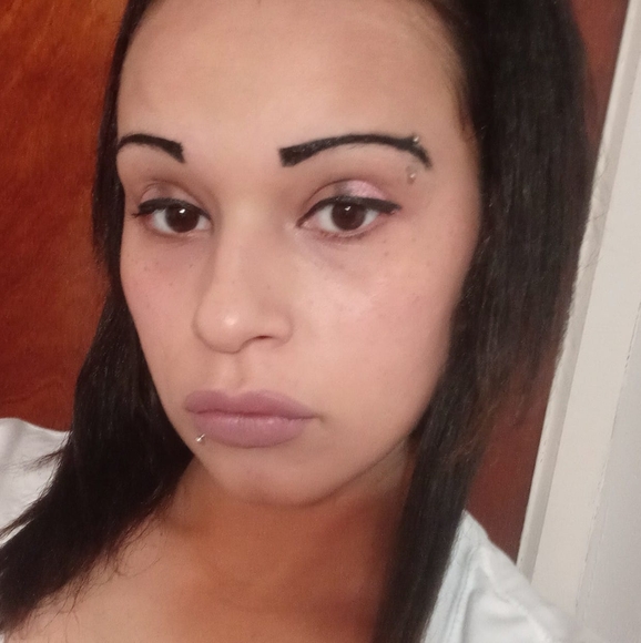 Profile Picture of Devonna Page (@devonnapage9) on Poshmark