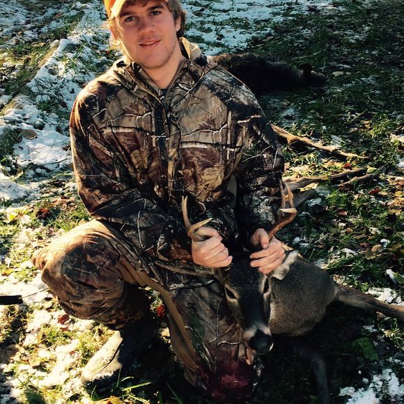 Profile Picture of Josh Berlin (@josh_berlin) on Poshmark