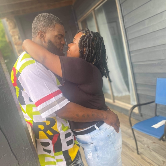 Shantrell Burgess - Poshmark Profile Picture of Shantrell Burgess (@sburgess6) on Poshmark