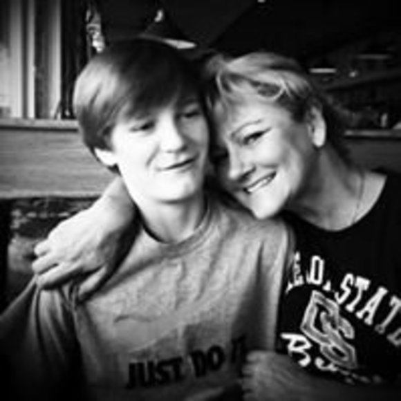 Profile Picture of Lisa Brown-moore (@nov3rdgirl) on Poshmark