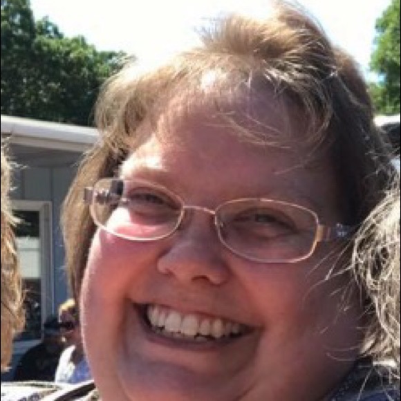 Profile Picture of Staci Ringler (@ringlers) on Poshmark