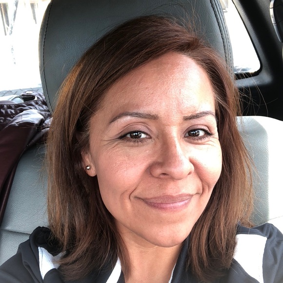 Profile Picture of Rogelia Powell (@rogeliap) on Poshmark