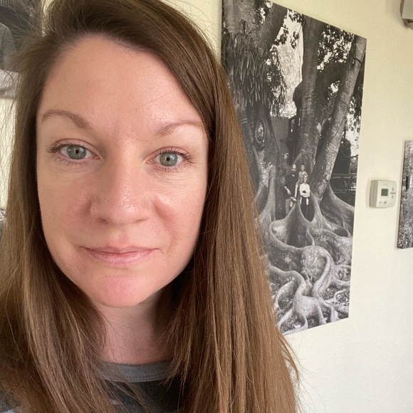 Profile Picture of Katherine Raiten (@katherineraiten) on Poshmark