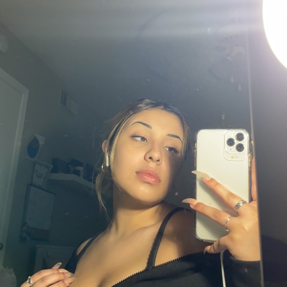 Profile Picture of Jasmine Cardenas (@jasminec2004) on Poshmark