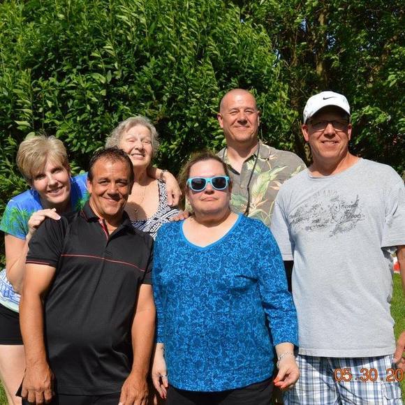 Profile Picture of Lillian Sims (@cattzz1) on Poshmark