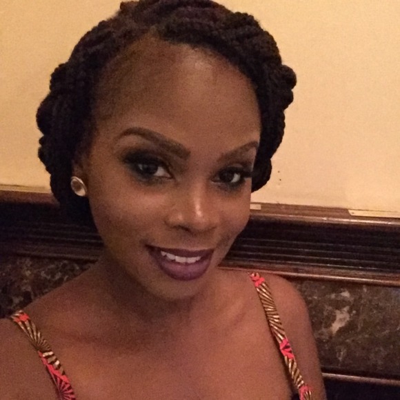 Profile Picture of Assarna Drake (@assarna) on Poshmark