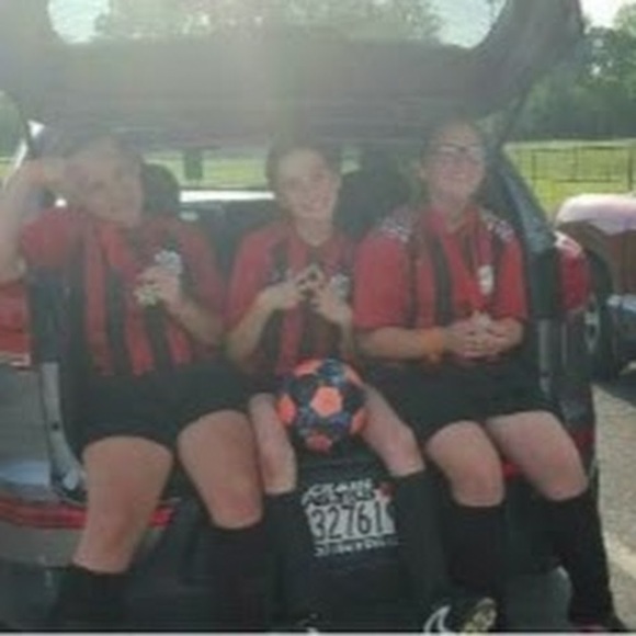 Profile Picture of Jamie Wade (@jamiewade565) on Poshmark