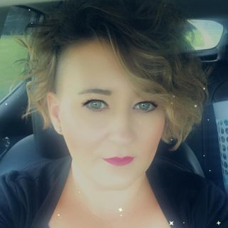 Profile Picture of Holly Neumeister (@holly.stackpole.5) on Facebook
