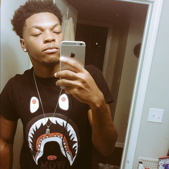 Profile Picture of Dwayne Lindsey (@dwaynemc) on Poshmark