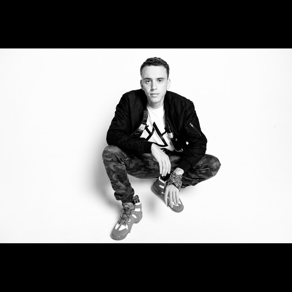 Profile Picture of Victor Cueto (@vcueto10) on Poshmark