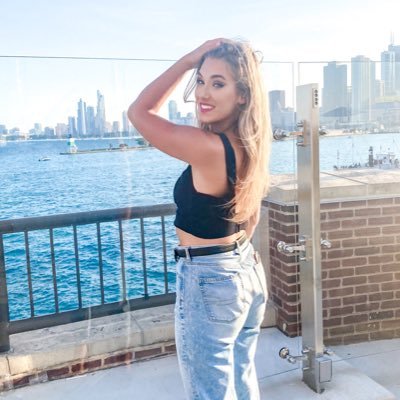 Profile Picture of Kim Thomas (@KimmieMarie17) on Twitter