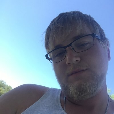 Profile Picture of Zachery (@ZachHolcombe) on Twitter