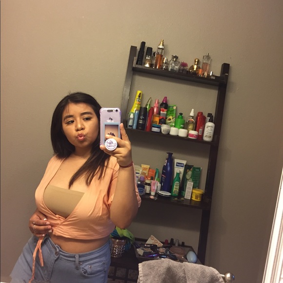 Profile Picture of Jackie Lopez (@jackiexx_) on Poshmark