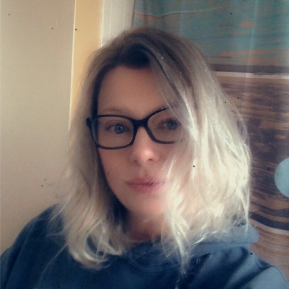 Profile Picture of Melissa Dalesandro (@lexiesmommy14) on Poshmark