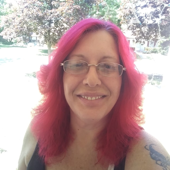 Profile Picture of Robin Milner (@enchantedorchid) on Poshmark