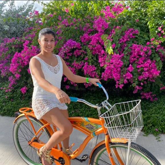 Profile Picture of Karina King (@tornado33) on Poshmark