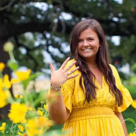 Profile Picture of Emily Ledbetter (@emled08) on Poshmark