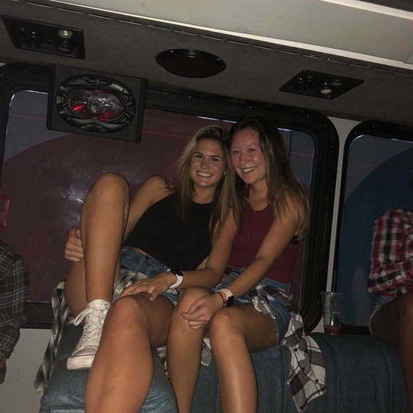 Profile Picture of Jenna Carlson (@jec00) on Poshmark