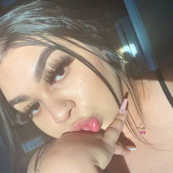 Profile Picture of Julia Serrano (@mxfolion) on Poshmark