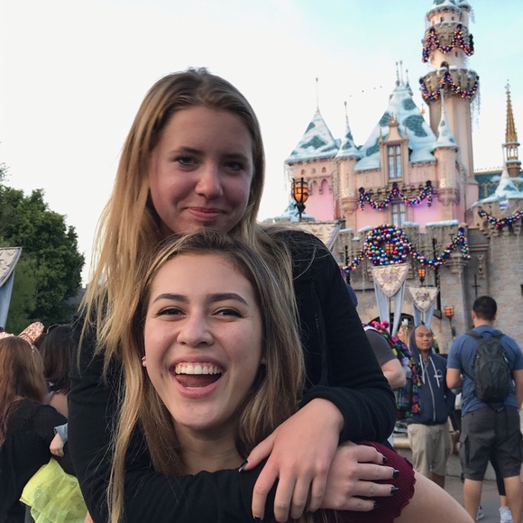 Profile Picture of Lily John (@emilyandlily) on Poshmark