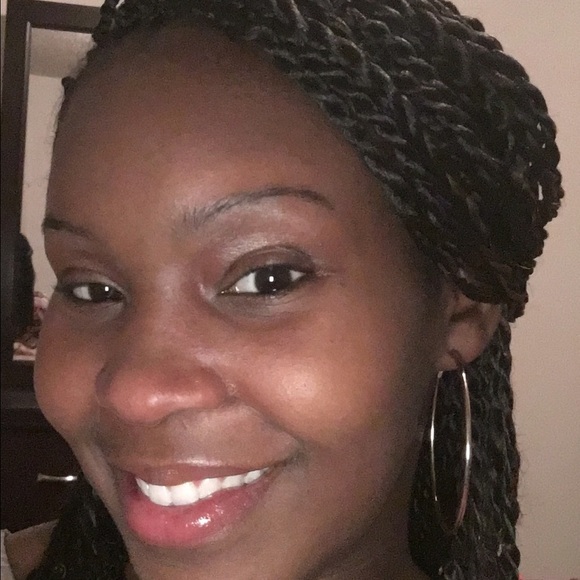 Elizabeth Frison - Poshmark Profile Picture of Elizabeth Frison (@frisonelizabeth) on Poshmark