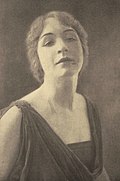 Profile Picture of Helen MacKellaron Wikipedia