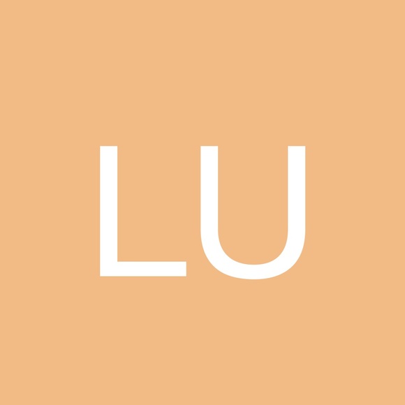 Profile Picture of Leona Utley (@anoella1) on Poshmark