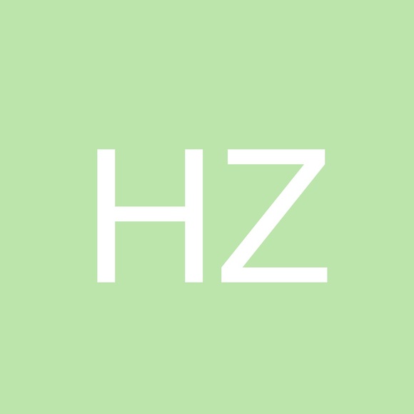 Profile Picture of Haylie Zapantis (@strawberries158) on Poshmark