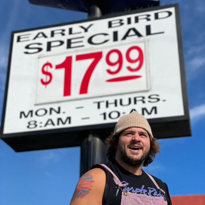 Profile Picture of Michael Strassner (@strasshola) on Tiktok