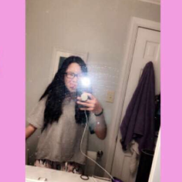 Profile Picture of Sarah Cronk (@sarah_cronk) on Poshmark