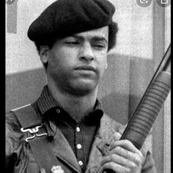 Profile Picture of Andre Moreland-petty (@zontell) on Poshmark