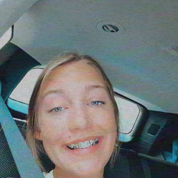 Profile Picture of Allie Wittenhagen (@a_wittenhagen) on Poshmark