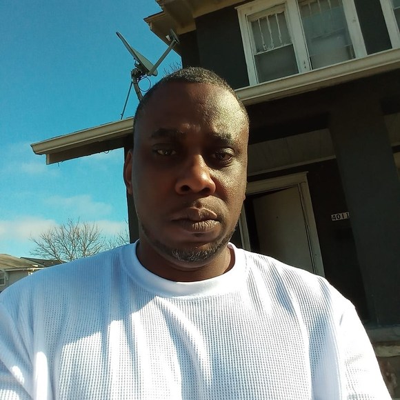 Profile Picture of Raymond Sylvester (@r_sylvester) on Poshmark