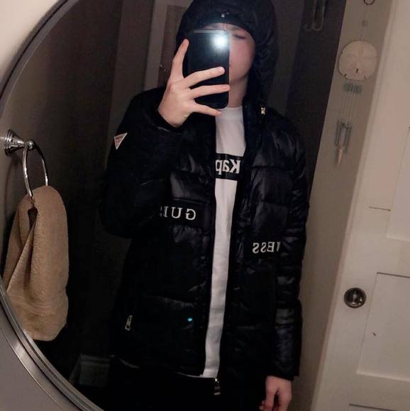 Profile Picture of Alex Jones (@alex8158) on Poshmark