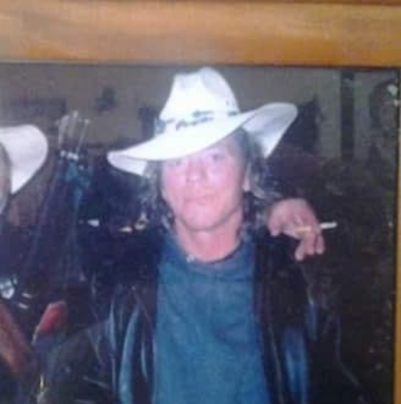 Stephen Collingsworth - Poshmark Profile Picture of Stephen Collingsworth (@stephencollings) on Poshmark