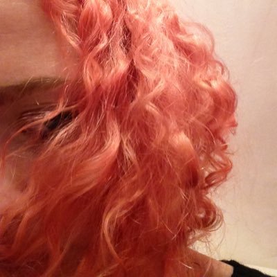 Profile Picture of Laura West (@LozWesty) on Twitter