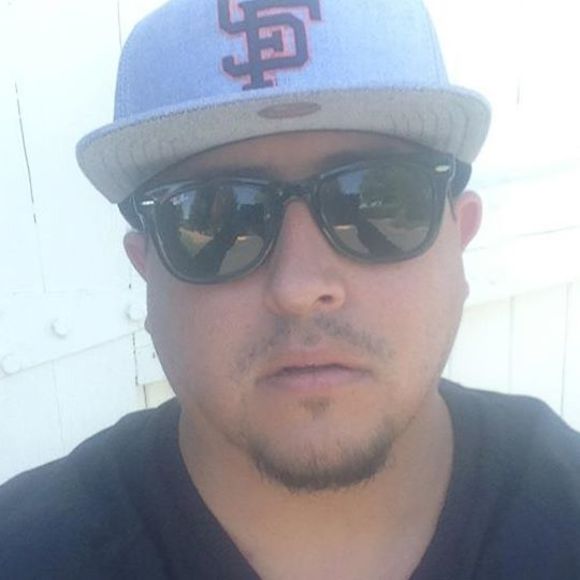 Profile Picture of Joel Llamas (@joel_llamas) on Poshmark