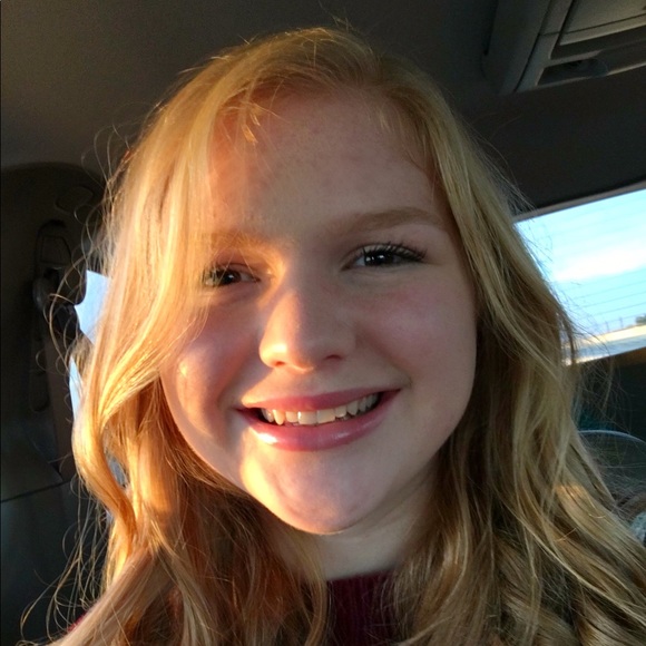 Profile Picture of Alissa Grettenberger (@alissajean305) on Poshmark