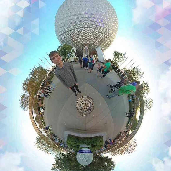 Profile Picture of Alex Sedgwick (@asedgwick789) on Poshmark