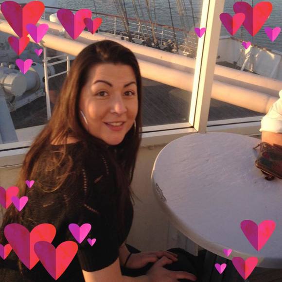 Profile Picture of Veronica Wrigley (@vcw11254) on Poshmark