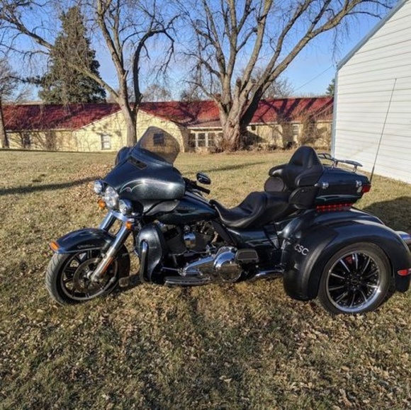 Profile Picture of Jerry Synovec (@jerrysynovec) on Poshmark