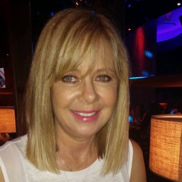 Profile Picture of Linda Schindele (@lschindele) on Poshmark