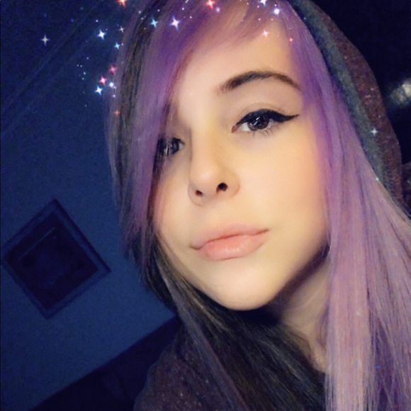 Profile Picture of Kara Puntillo (@kara_of_hyrule) on Poshmark