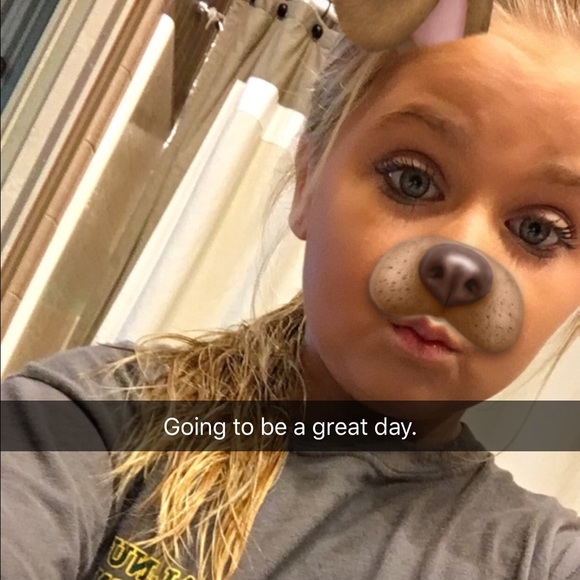 Profile Picture of Nora Falcon (@noragracefalcon) on Poshmark