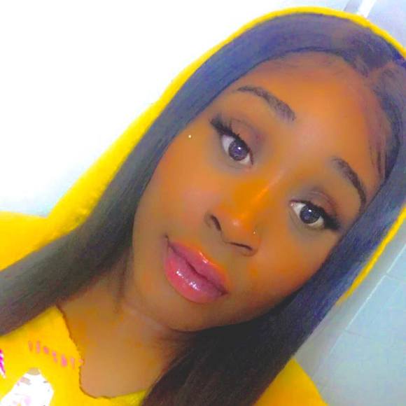 Profile Picture of Mealla Tyrah (@meallatyrah) on Poshmark