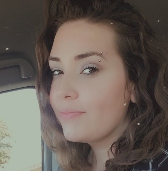 Profile Picture of Kandyce Smith (@kandycesmith88) on Poshmark